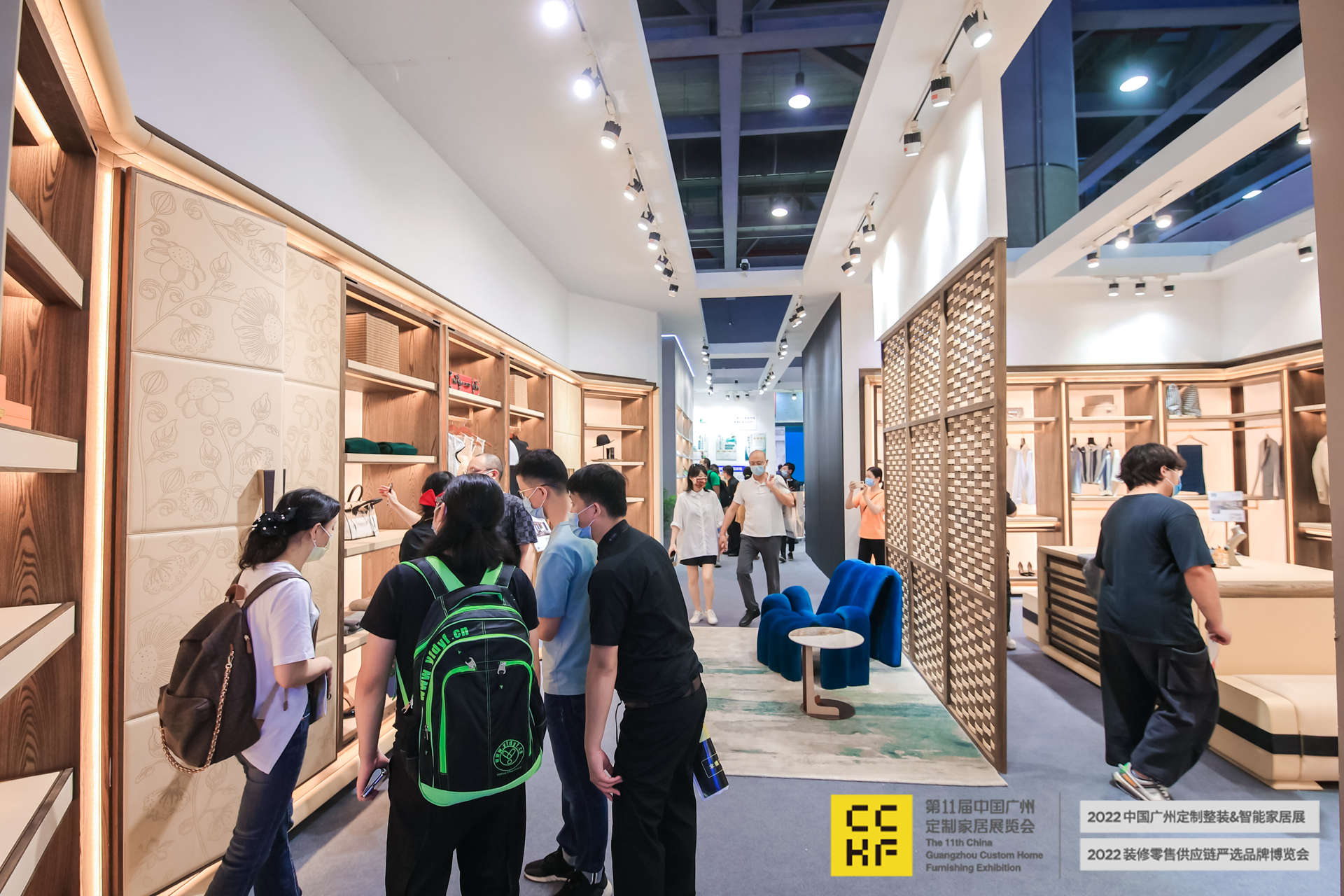 合生雅居木皮整装强势出圈第11届定制家居展,“小整装·大定制”一站式搞定 合生雅居木皮整装强势出圈第11届定制家居展,“小整装·大定制”一站式搞定